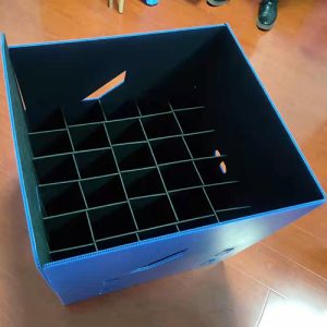 corflute box with dividers